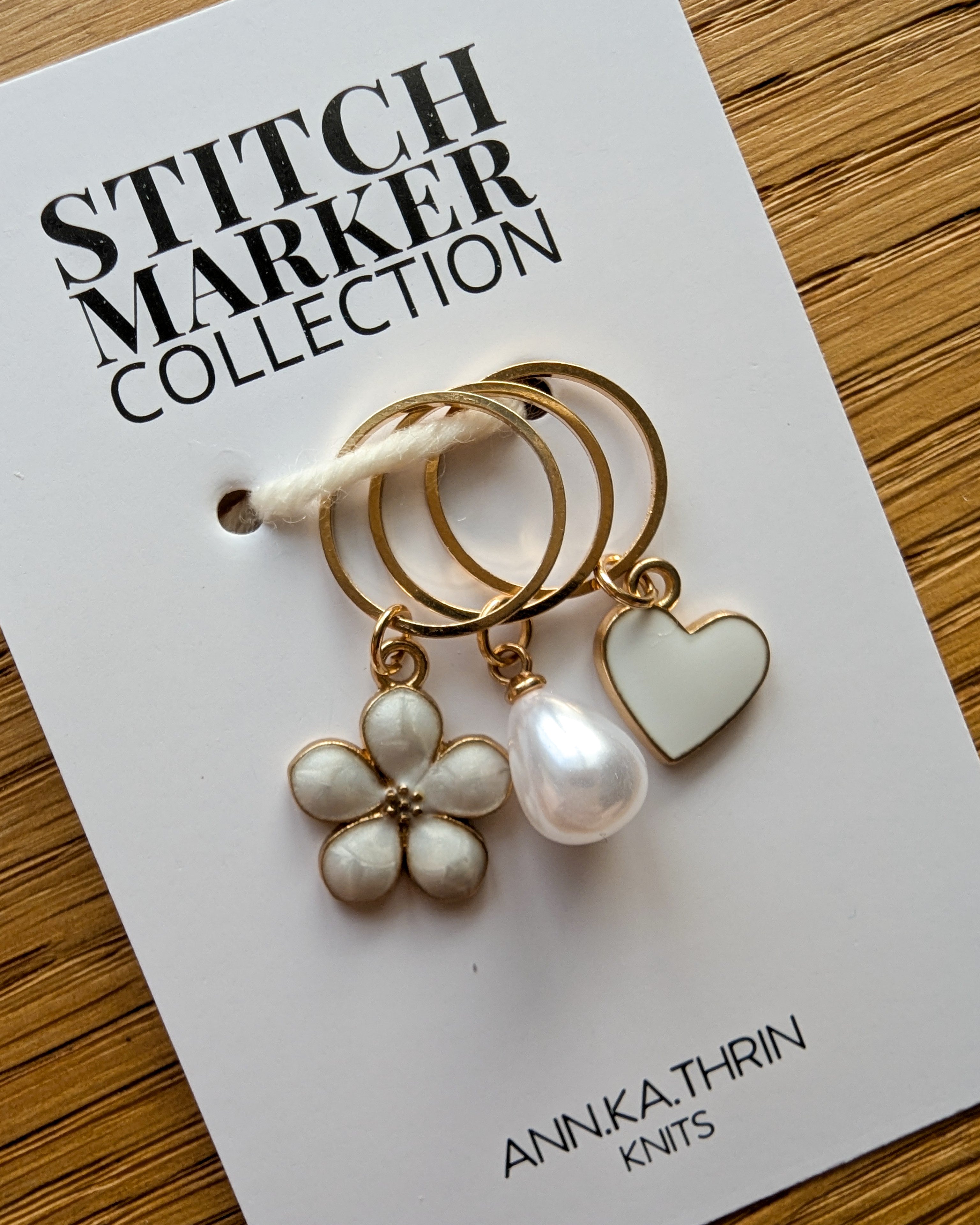 WHITE ELEGANCE stitch marker set