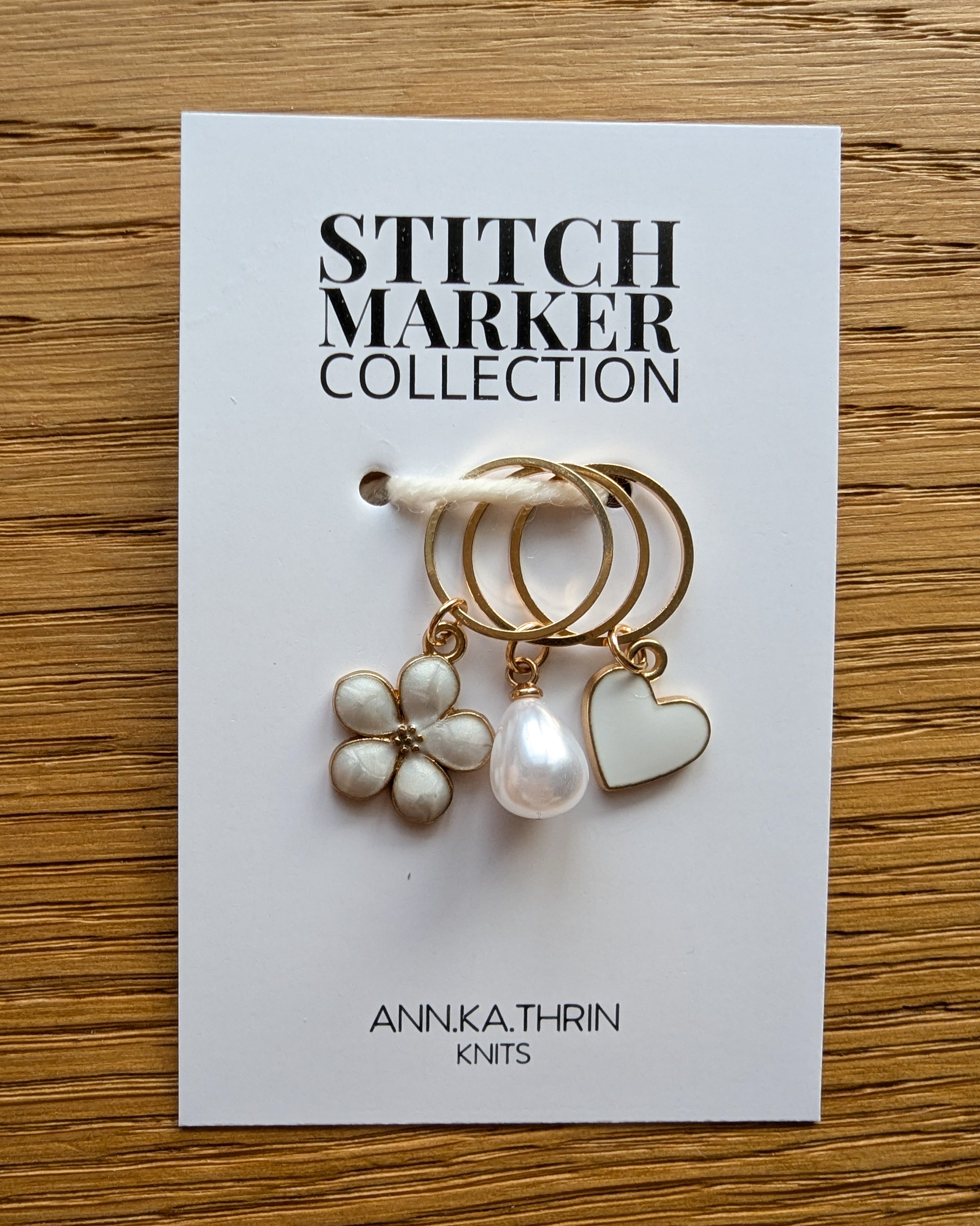 WHITE ELEGANCE stitch marker set
